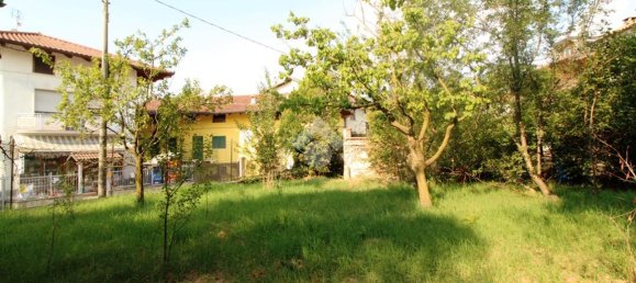 6 rooms House in Castellamonte, Italy No. 17991 18
