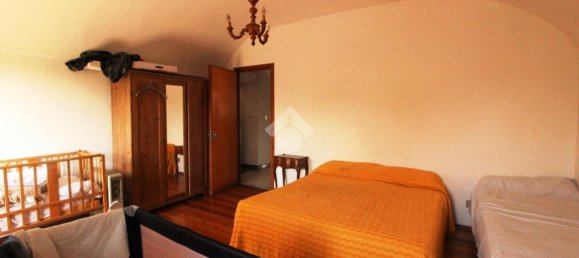 6 rooms House in Castellamonte, Italy No. 17991 2