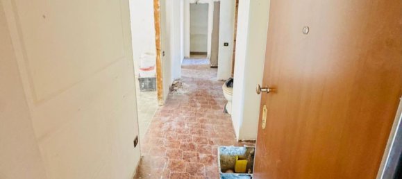 Apartamento de 4 dormitorios en San Giuliano Milanese, Italy No. 357884 6