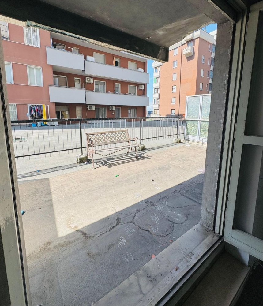 Apartamento de 4 dormitorios en San Giuliano Milanese, Italy No. 357884