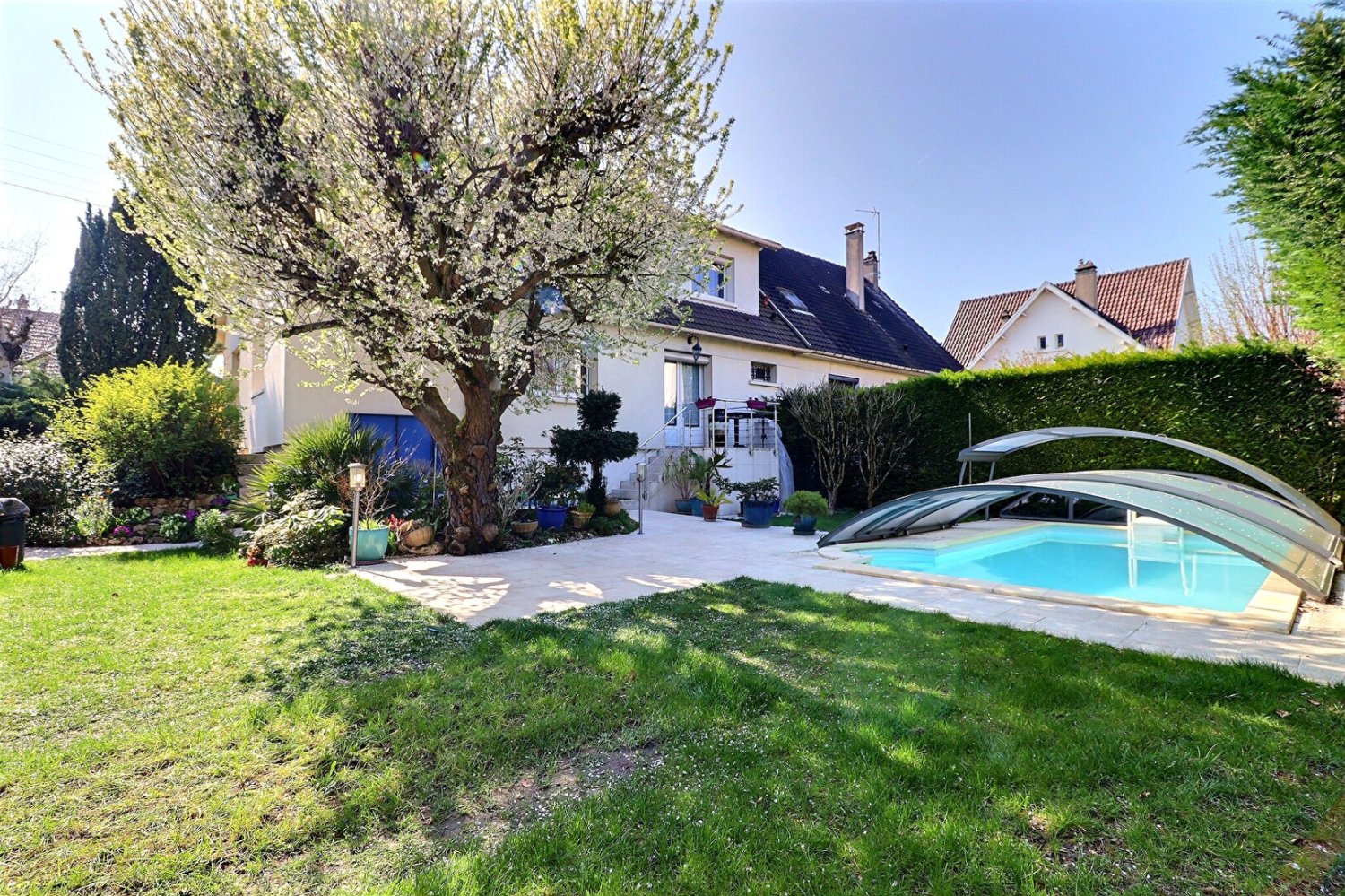 7-Zimmer Haus in Taverny, France, Nr. 115970