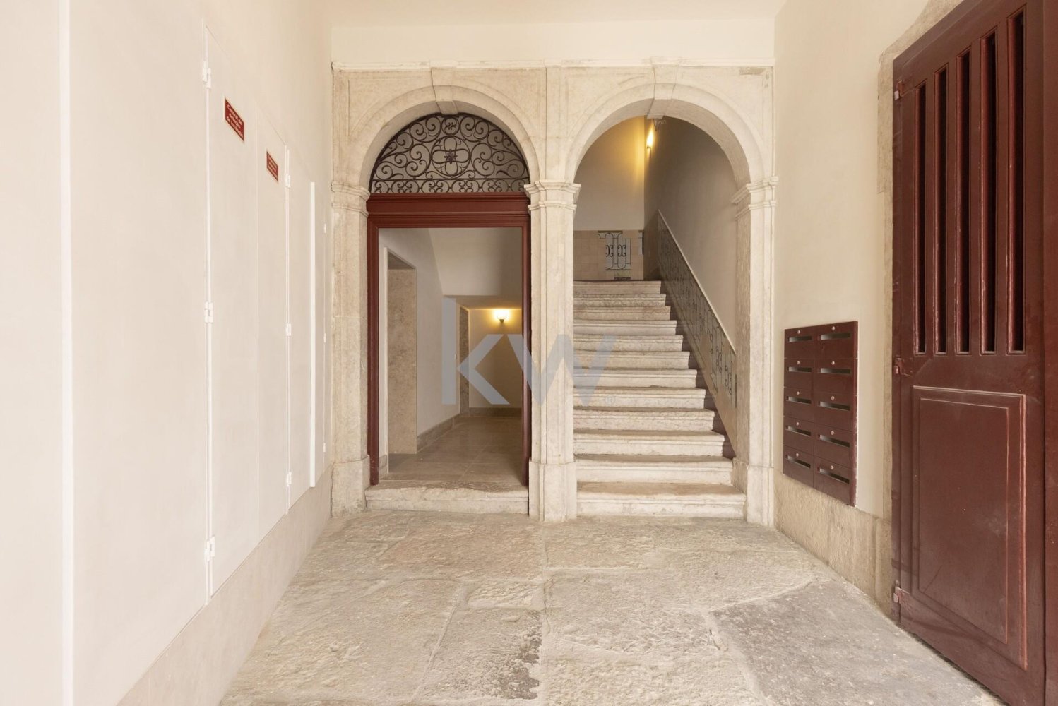 2 bedrooms Apartment in Lisbon, Portugal No. 136596