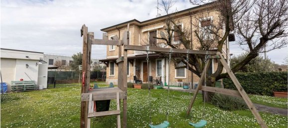 8 rooms Apartment in Ostiglia, Italy No. 59811 4