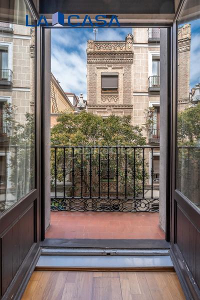 Квартира с 1 спальней в Мадрид, Испания № 138991