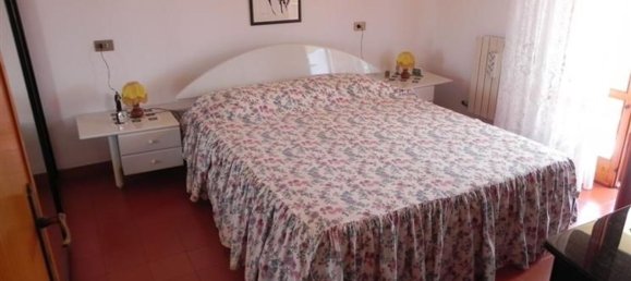5 rooms Apartment in Viareggio, Italy No. 208840 2