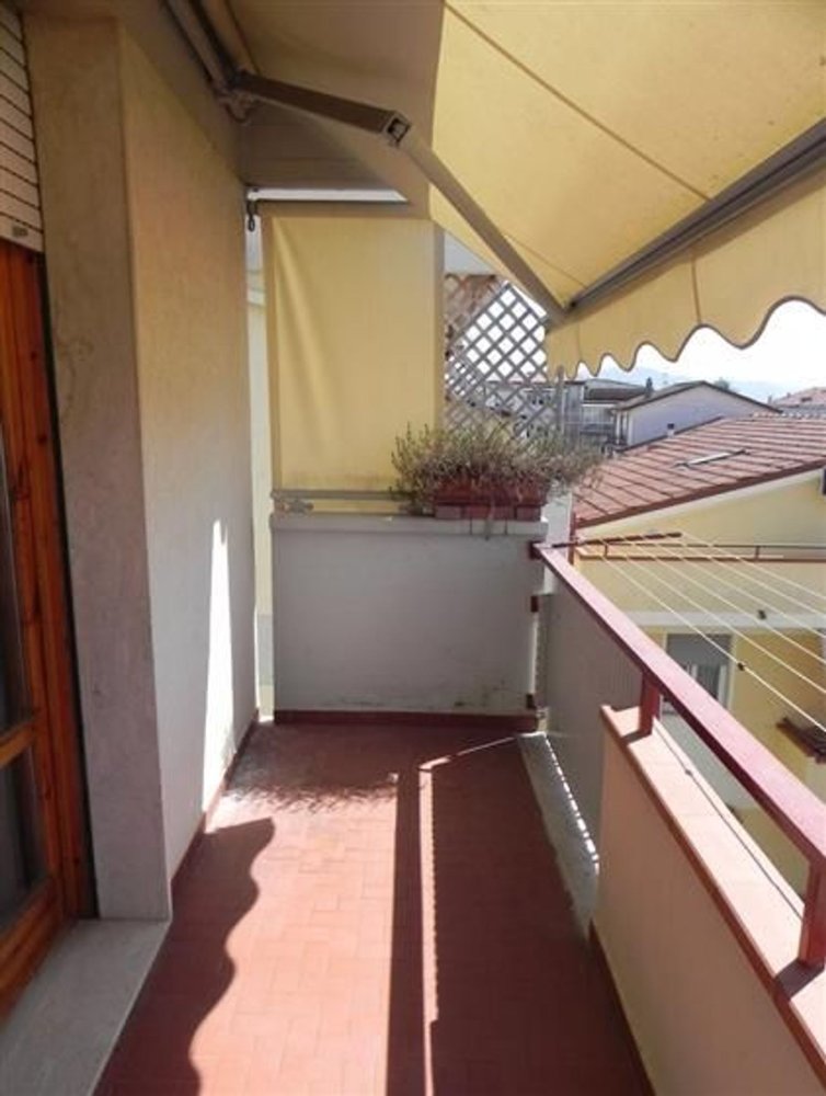 5 rooms Apartment in Viareggio, Italy No. 208840
