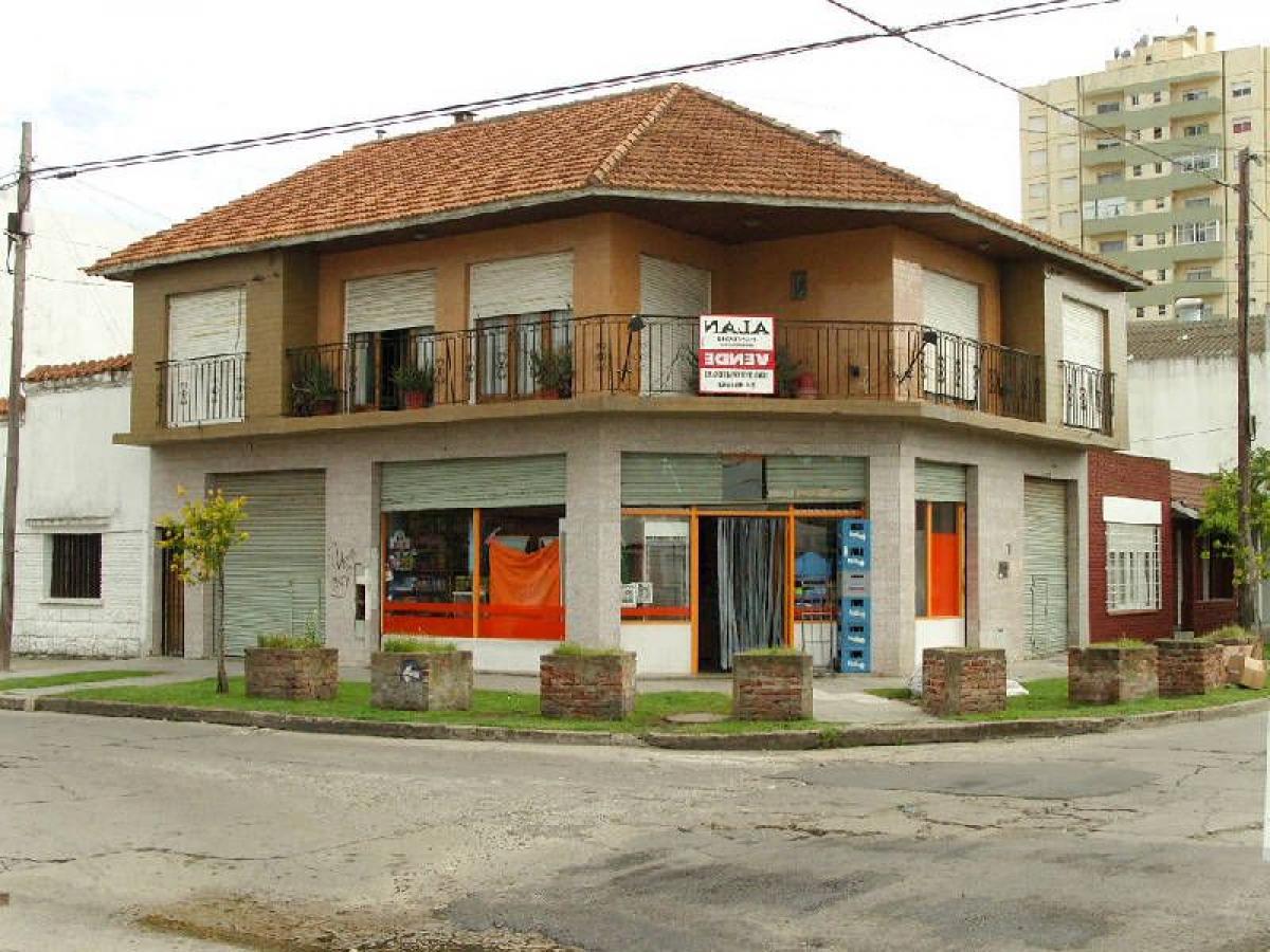 3 bedrooms House in Mar del Plata, Argentina No. 72722