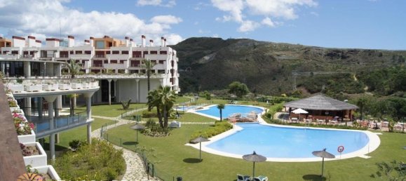 2 bedrooms Villa in Benahavis, Spain No. 1408 5