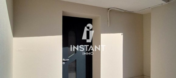 Estudio en Maisons-Alfort, France No. 298963 10