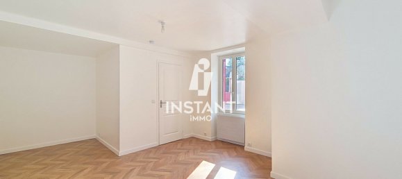 Estudio en Maisons-Alfort, France No. 298963 2