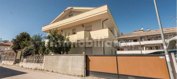 3 Schlafzimmer Wohnung in Montesilvano, Italy, Nr. 43176 2