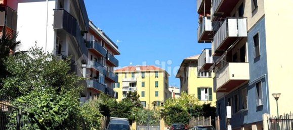 Apartamento de 2 dormitorios en Savona, Italy No. 294225 2