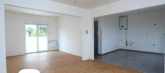 3 bedrooms Building in Bruay-sur-l'Escaut, France No. 50145 2