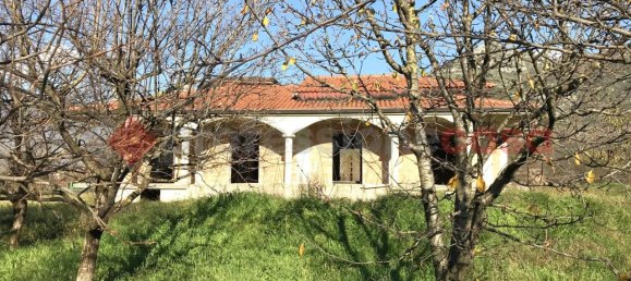 6 rooms House in Mercato San Severino, Italy No. 111082 4