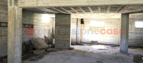 6 rooms House in Mercato San Severino, Italy No. 111082 12