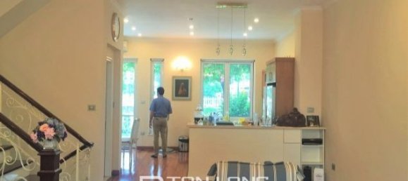 4 bedrooms Villa in Long Bien, Vietnam No. 3560 2