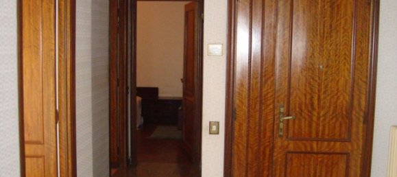 7-Zimmer Wohnung in Cupramontana, Italy, Nr. 253903 6