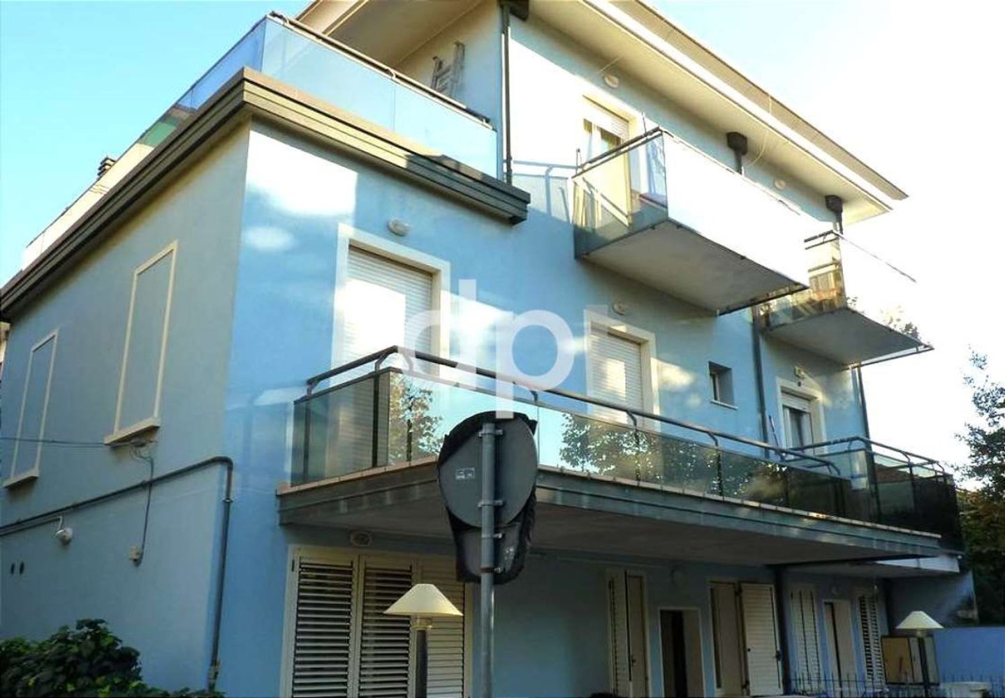 1000m² Building in Rimini, Italy No. 77732