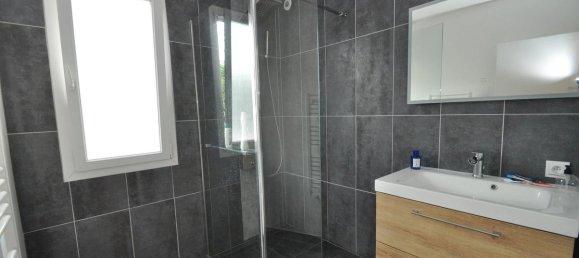 3 bedrooms Apartment in Livry-Gargan, France No. 183429 4