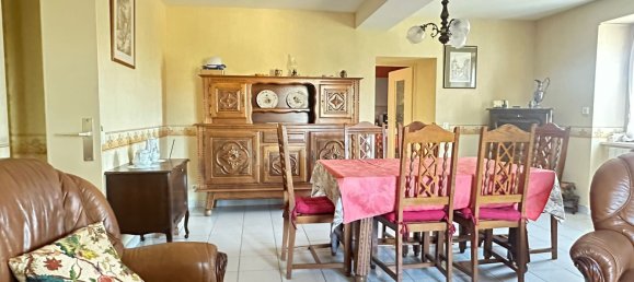 Casa de 3 dormitorios en Amplepuis, France No. 290023 6