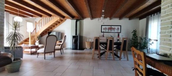 Замки и поместья с 4 спальнями в Шато-Гибер, Франция № 313257 11