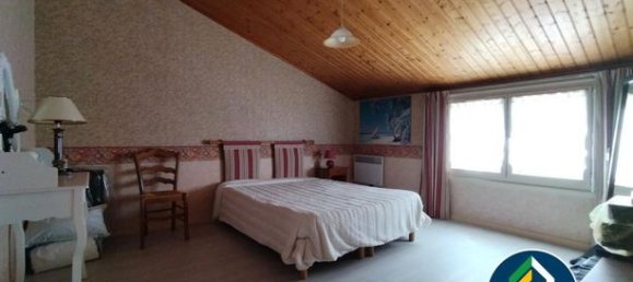 Замки и поместья с 4 спальнями в Шато-Гибер, Франция № 313257 9