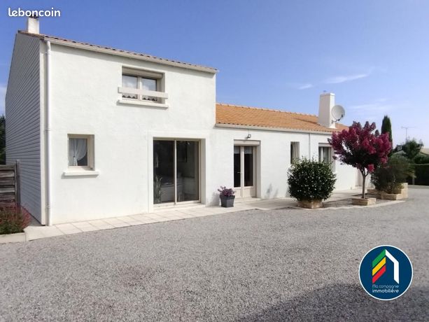 Замки и поместья с 4 спальнями в Шато-Гибер, Франция № 313257