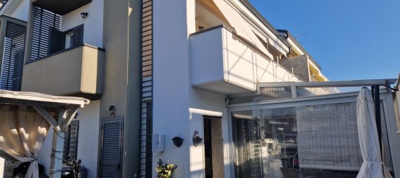 Дом с 5 комнатами в Гуидония Монтечельо, Италия № 256962 9