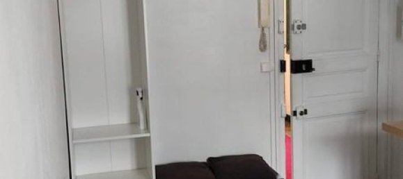 Estudio en Paris, France No. 283853 2