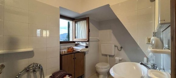 Дом с 3 комнатами в Кортона, Италия № 175260 8