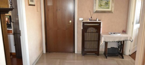 4 rooms Apartment in Turin, Italy No. 151658 4