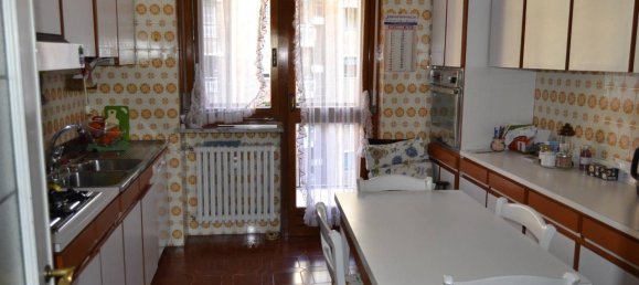 4 rooms Apartment in Turin, Italy No. 151658 7