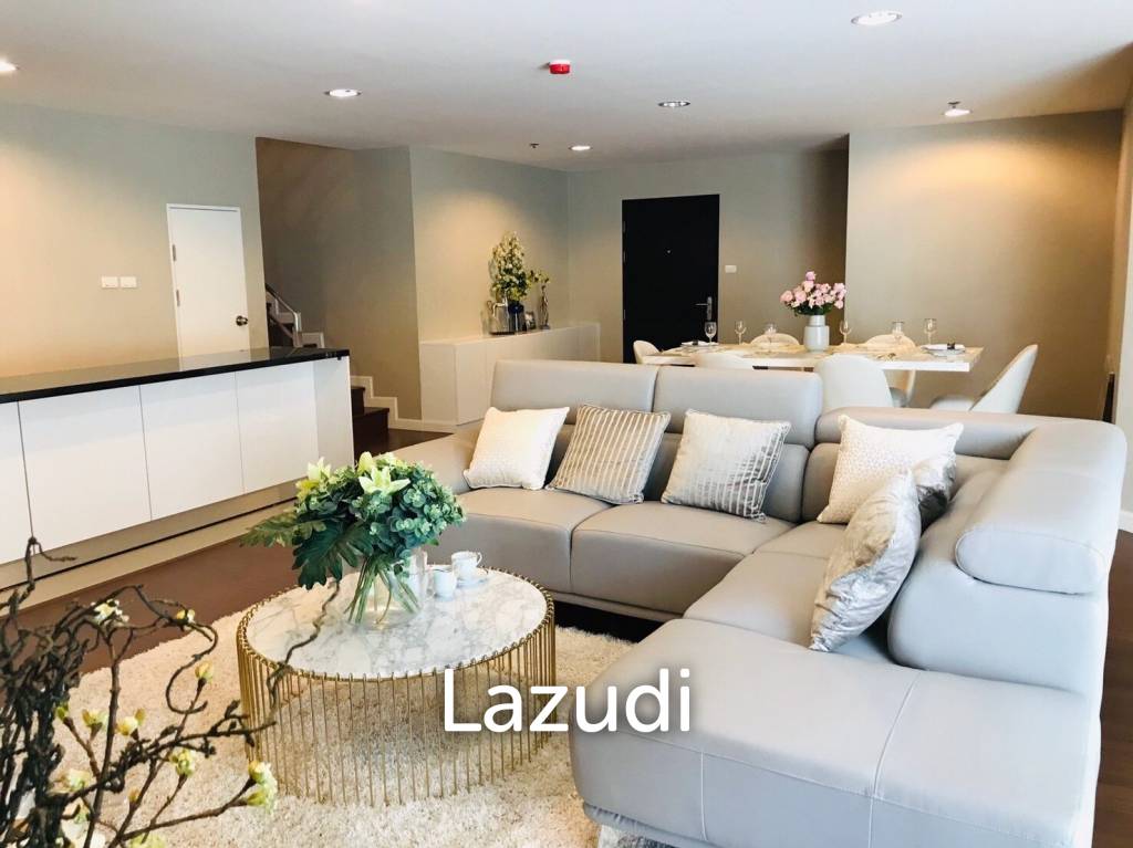 5 bedrooms Duplex in Huai Khwang, Thailand No. 17212