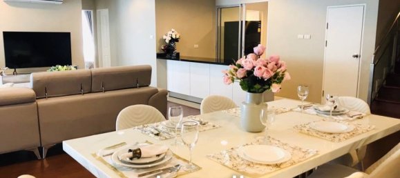 5 bedrooms Duplex in Huai Khwang, Thailand No. 17212 3