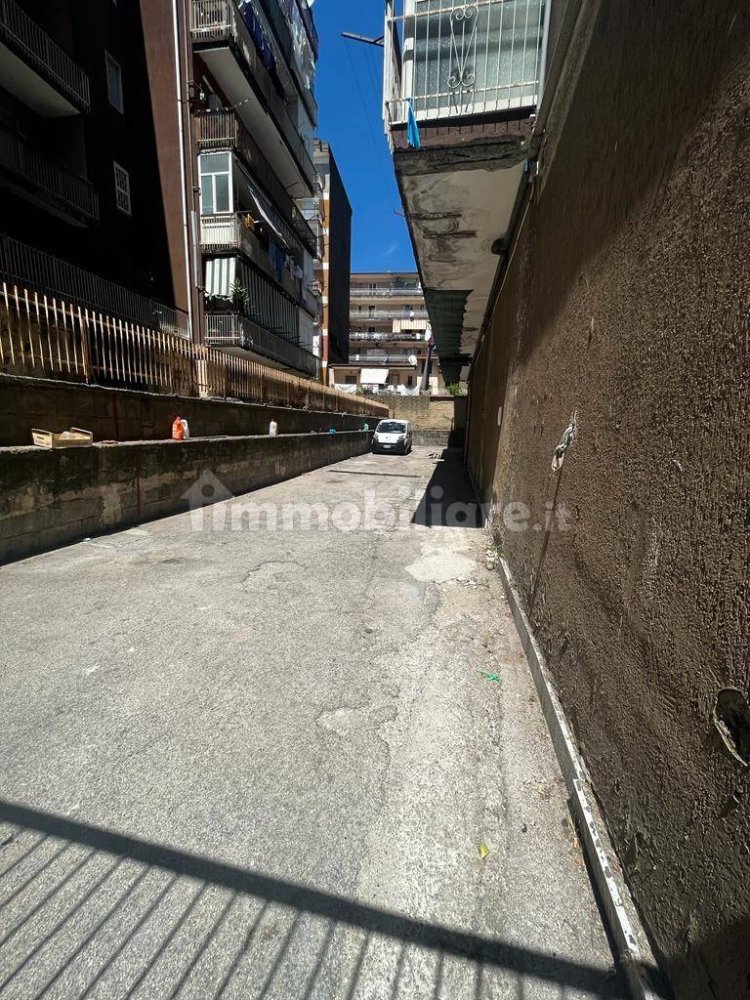 1-salle Propriété commerciale à Naples, Italy No. 102998