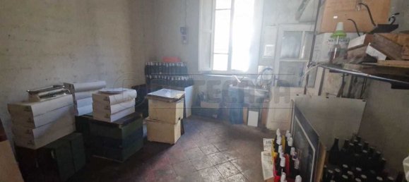 58m² Garage in Cremona, Italy No. 266480 2