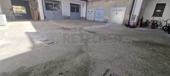 58m² Garage in Cremona, Italy No. 266480 8