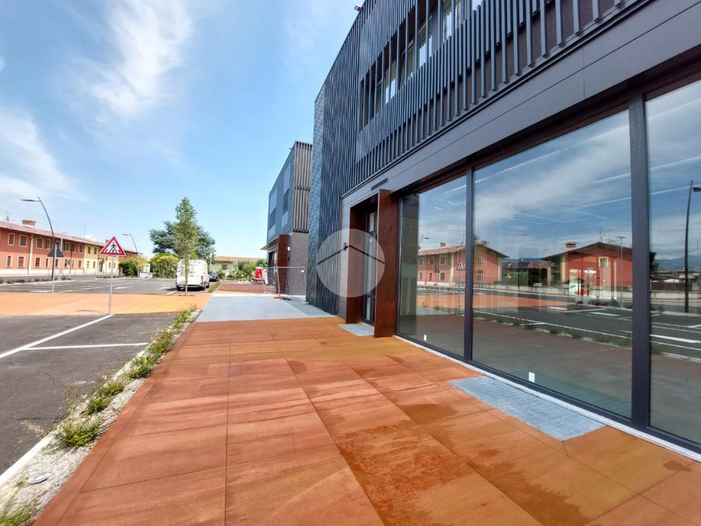 2-Zimmer Gewerbliche Immobilie in Ospitaletto, Italy, Nr. 163773