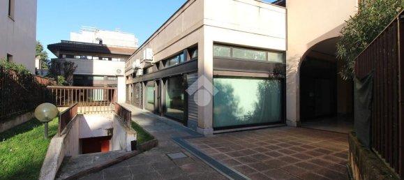 59m² Office in Vicenza, Italy No. 119917 2