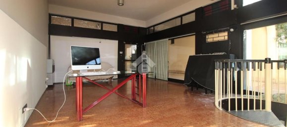 59m² Office in Vicenza, Italy No. 119917 8