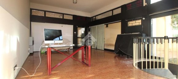 59m² Office in Vicenza, Italy No. 119917 7