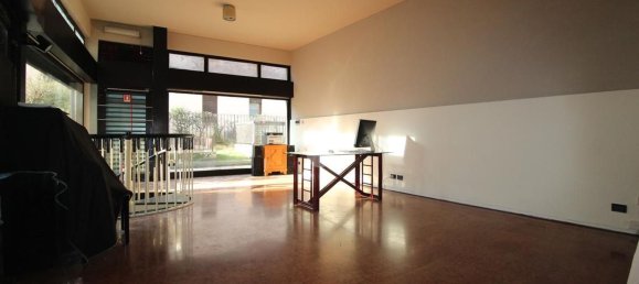 59m² Office in Vicenza, Italy No. 119917 4
