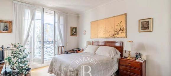 3 bedrooms Apartment in Paris, France No. 164092 7