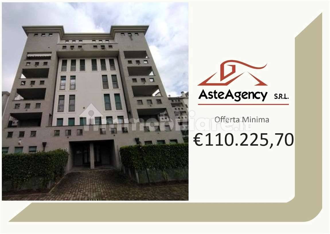 Apartamento de 2 dormitorios en Parabiago, Italy No. 373946