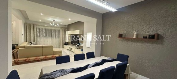 3 chambres Maison à Fgura, Malta No. 8232 5