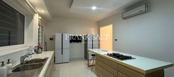 3 chambres Maison à Fgura, Malta No. 8232 8