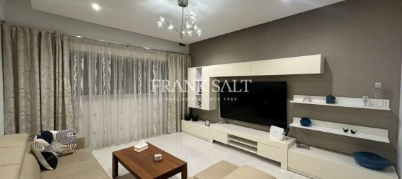 3 chambres Maison à Fgura, Malta No. 8232 3