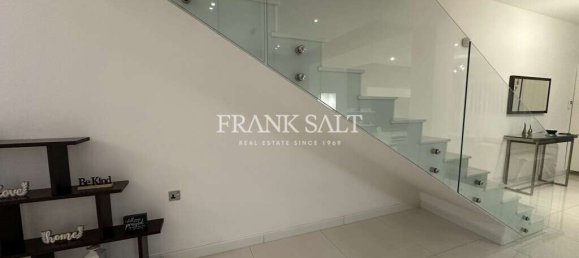 3 chambres Maison à Fgura, Malta No. 8232 13