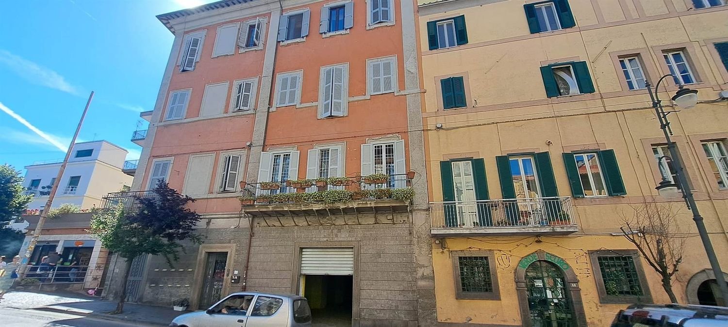 Almacén en Marino, Italy 190 m² No. 300156