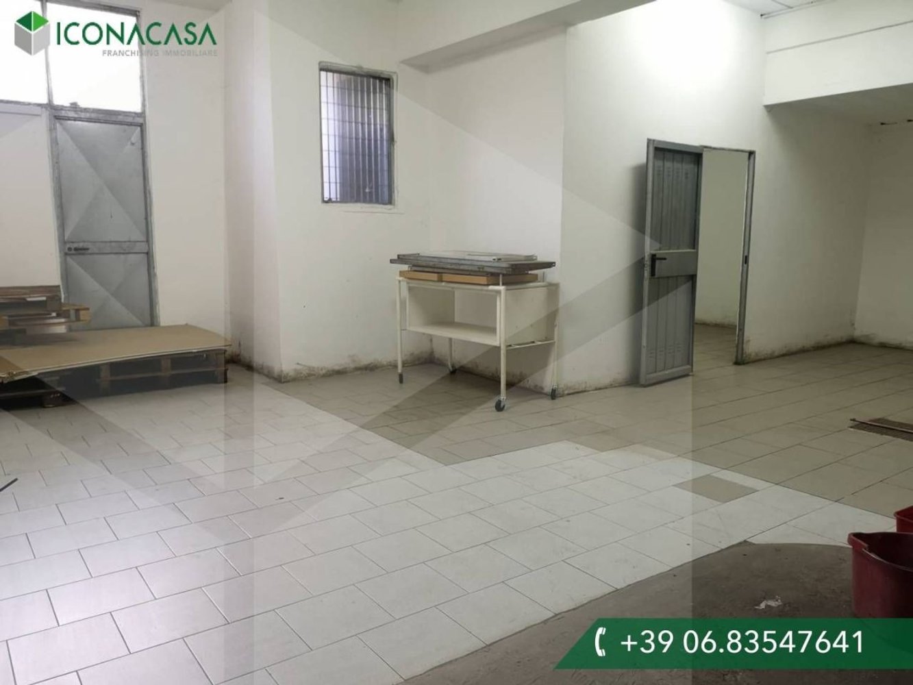 55m² Garage in Ciampino, Italy No. 32592